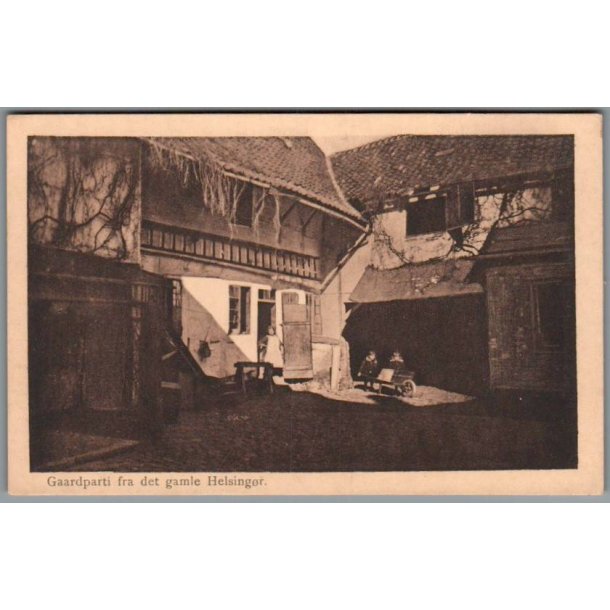 Gaardparti fra det gamle Helsing�r - Postkort - Ubrugt