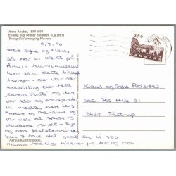 Anna Ancher - En ung pige ordner blomster  - Postkort - Brugt