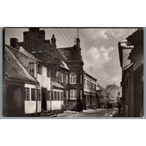 Mogensgade med Karnapgaarden  - Postkort - Brugt