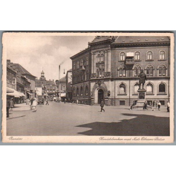 Randers - Niels Ebbesens Statue og Handelsbanken - Postkort - Ubrugt