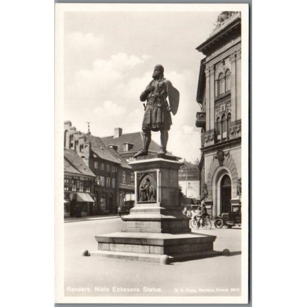 Randers - Niels Ebbesens Statue - Postkort - Ubrugt