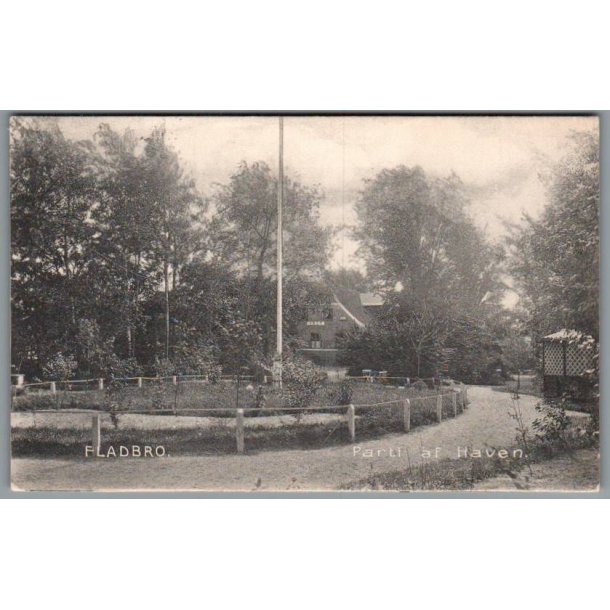 Fladbro - Parti af Haven - Postkort - Brugt