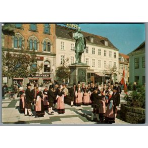 Aalykke folkedansere p Rdhustorvet i Randers - Postkort, - Ubrugt