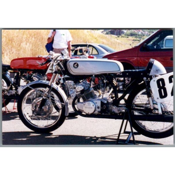 Motorcykel  HONDA -  Foto 15 x 10 cm.