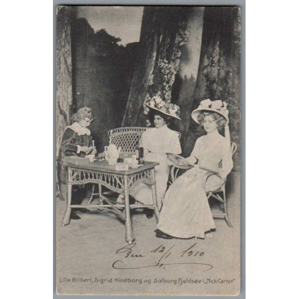 Lille Gilbert - Sigrid Hindberg og Solborg Fjeldse i "Nick Carter" - Skuespiller - Postkort - Brugt