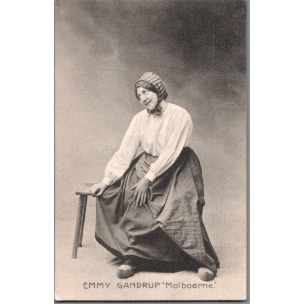 Emmy Gandrup i "Molboerne" - Skuespiller - Postkort - Ubrugt