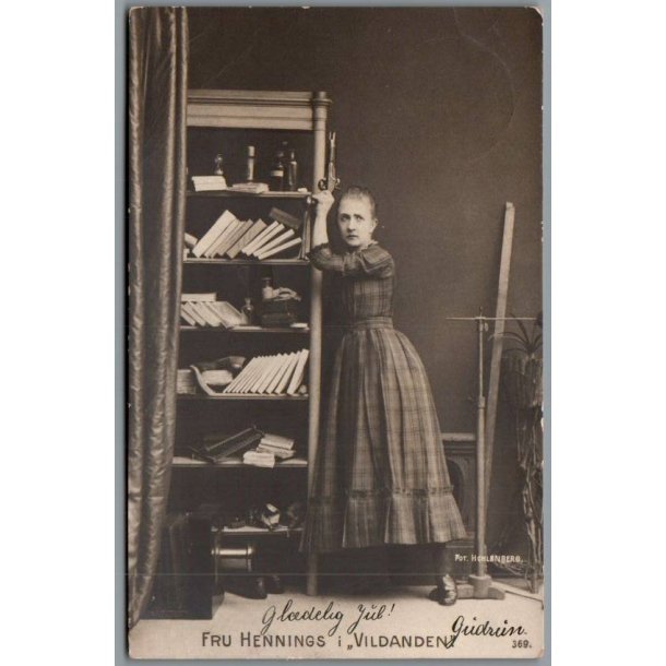 Fru Hennings i "Vilanden" - Skuespiller - Postkort - Brugt
