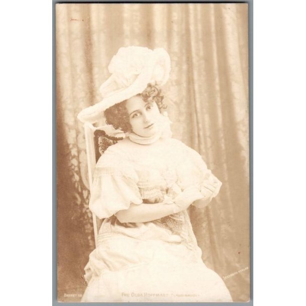 Olga Hoffmann i Flagermusen - Postkort - Ubrugt