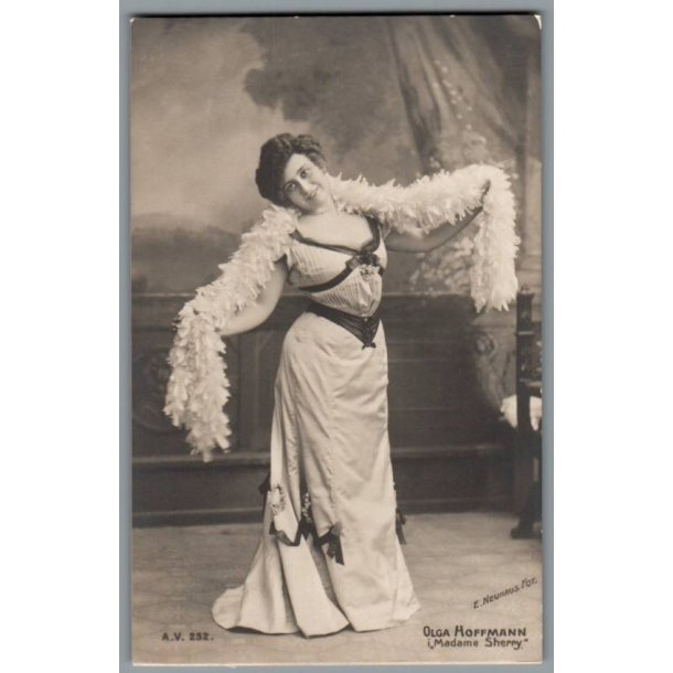 Olga Hoffmann i Madame Sherry - Postkort - Ubrugt