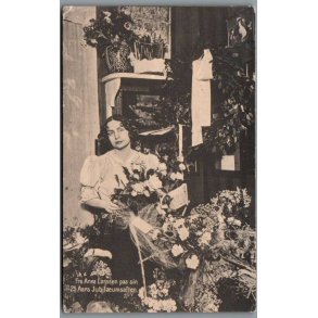 Fru Anna Larsen paa sin 25 Aars Jubilumsaften - Skuespiller - Postkort - Brugt