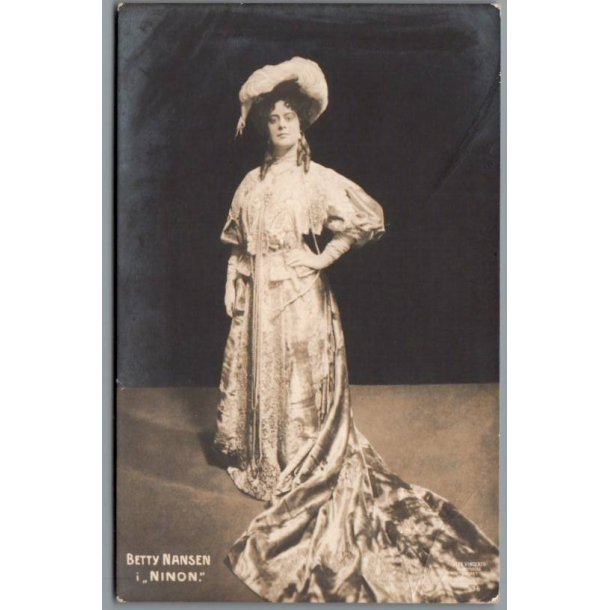 Betty Nansen i "Ninon" - Skuespiller - Postkort - Ubrugt