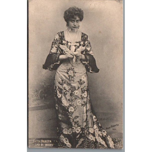 Betty Nansen i "Lad os Skilles" - Skuespiller - Postkort - Brugt