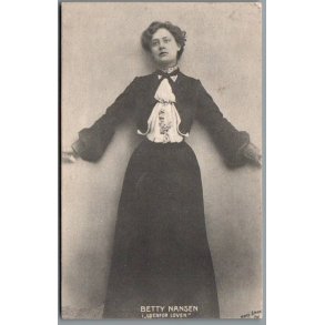 Betty Nansen i Udenfor Loven