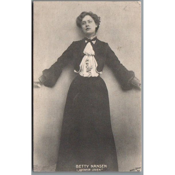 Betty Nansen i Udenfor Loven" - Skuespiller - Postkort - Brugt