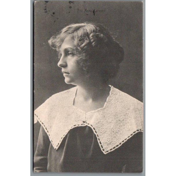 Skuespillerinde Fru Anna Larssen - Skuespiller - Postkort - Brugt