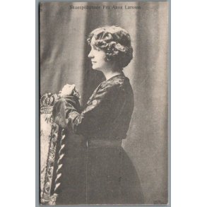 Skuespillerinde Fru Anna Larssen - Skuespiller - Postkort - Brugt