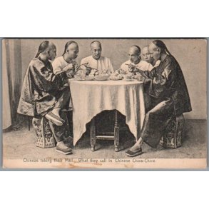 Chinese taking their Mail - Kina - Postkort - Ubrugt - Har v�ret kl�bet op !