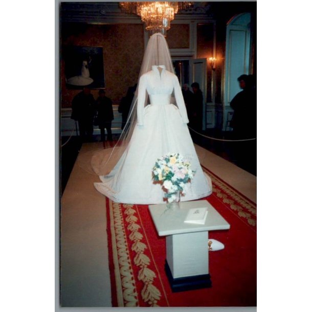 Prinsesse Alexandras Brudekjole - Foto u/n 