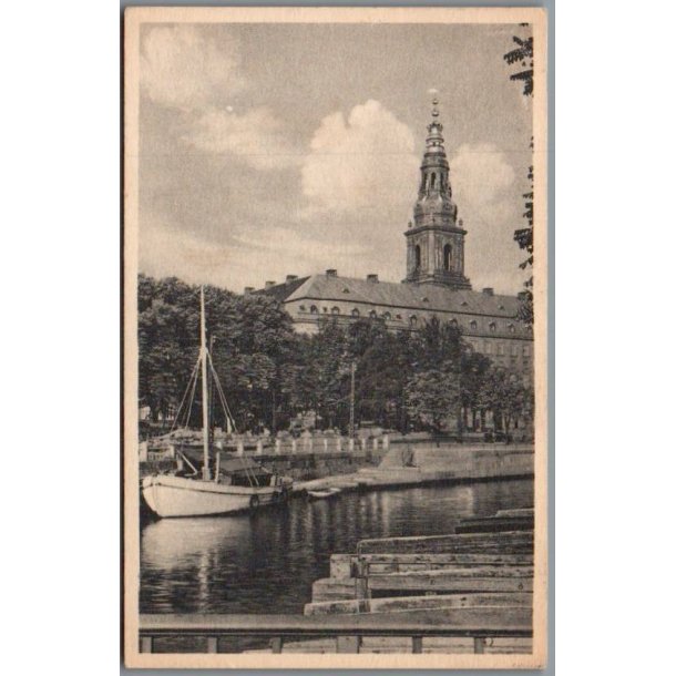 Udsigt mod Christiansborg Slot - Postkort - Brugt