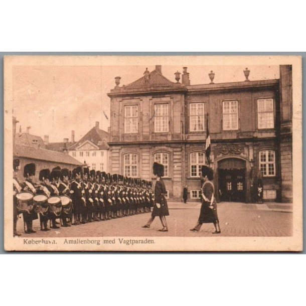 K�benhavn - Amalienborg med Vagtparaden - Postkort - Brugt