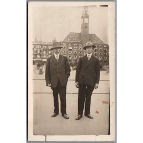 Rdhuspladsen foran Hotel Bristol - Fotokort u/n - Ubrugt
