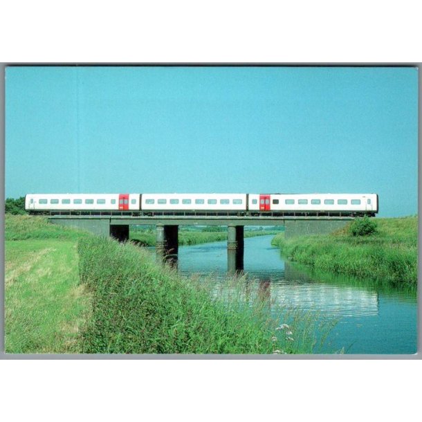 MF 30 med intercitytog - 1995 - Ubrugt