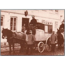 Postvogne og bude foran Aalborg gl. Posthus (ca, 1900) - Postkort - Brugt