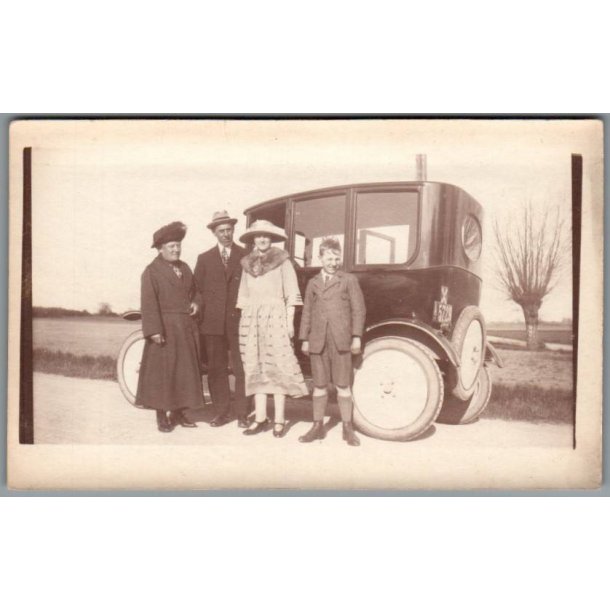 Bilen indregistretet p Frederiksberg  - Fotokort u/n - Ubrugt