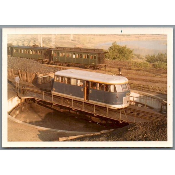 Tog - CP Me 8 - Pocinno - Portugal - Foto