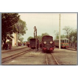 Tog - Station - Boniewo - med 4 tog - Polen - Foto