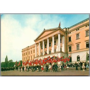 Flagparade  - Kongeslottet  - Oslo - Aune 898/2 - Ubrugt
