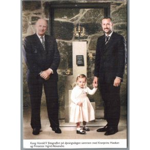 Kong Harald - Kronprins Haakon - Prinsesse Ingrid Alexandra - P� �bningsdagen - Billede u/n