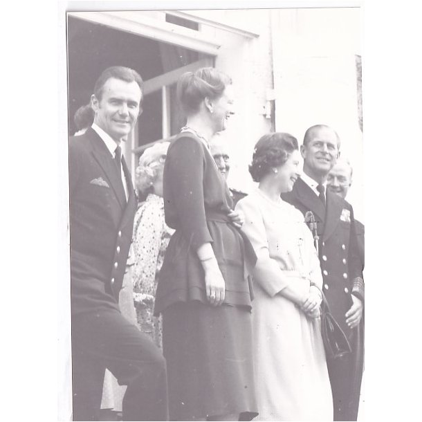 Royalt Besg fra England - Royale Pressefoto Elfelt 15x20 cm.