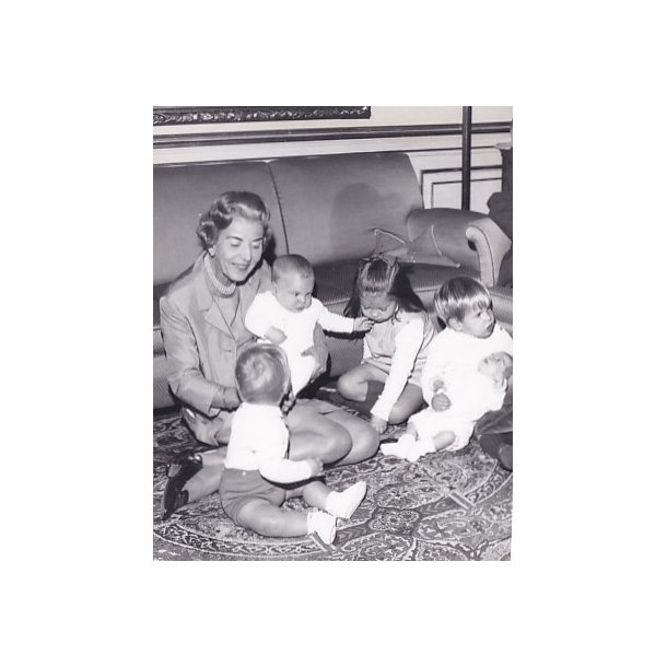 Dronning Ingrid med Brnebrn - Royale Pressefoto Elfelt 14x11 cm. 