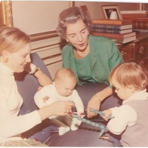 Dronning Ingrid - Prinsesse Margrethe - Joachin og Frederik - Royale Pressefoto Elfelt 11x10 cm.