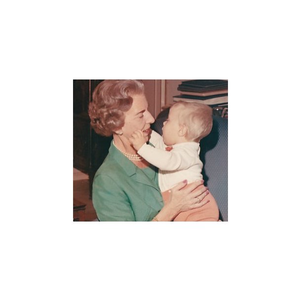 Dronning Ingrid med Barnebarn - Royale Pressefoto Elfelt 11x10 cm.