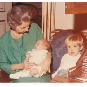 Dronning Ingrid med Brnebrn - Royale Pressefoto Elfelt 10x11 cm. 