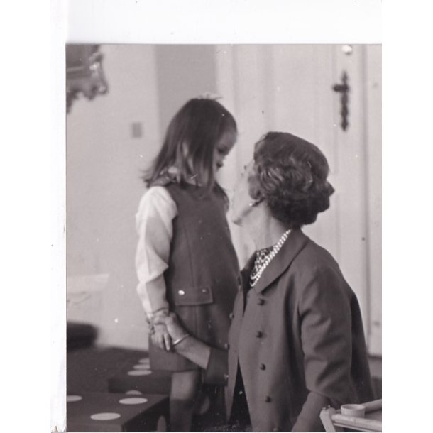 Dronning Ingrid - Prinsesse Alexia - Royale Pressefoto Elfelt 15x18 cm.