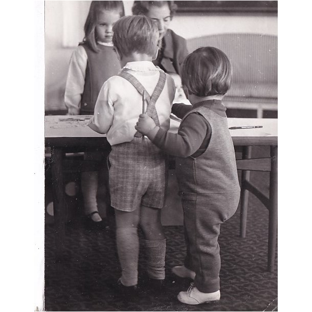 Dronning Ingrid og Brnebrn - Royale Pressefoto Elfelt 16x22 cm.