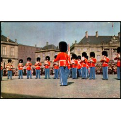 K�benhavn - Livgarden spiller p� Amalienborg Slotsplads - J. Meinckes 851 - Brugt