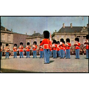 K�benhavn - Livgarden spiller p� Amalienborg Slotsplads - J. Meinckes 851 - Brugt