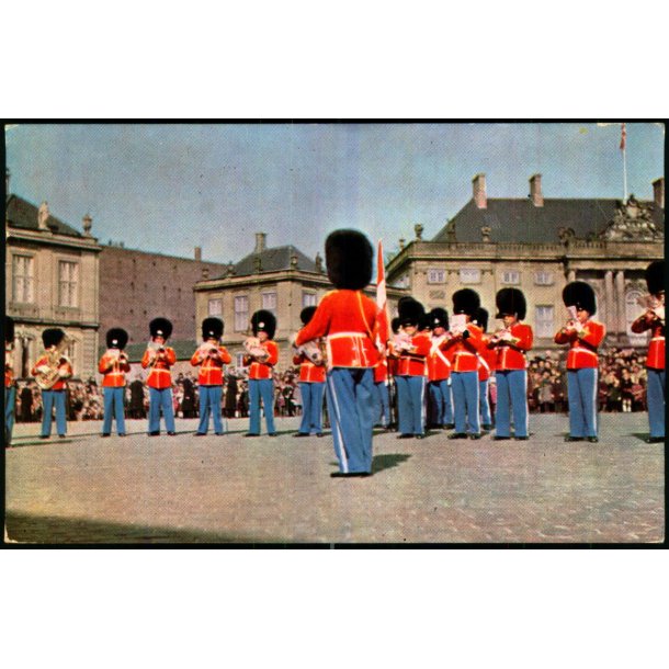 K�benhavn - Livgarden spiller p� Amalienborg Slotsplads - J. Meinckes 851 - Brugt