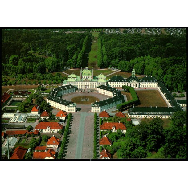 Fredensborg Slot - Luftfoto - Trojaborg Forlag FRD 3