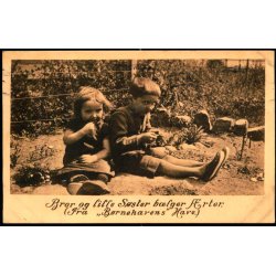 Bror og lille Sster blger rter (Fra "Brnehavens Have) - Brnehaven i Absalonsgade 37 - u/n 