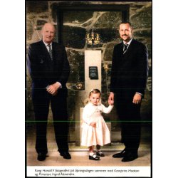 Kong Harald - Kronprins Haakon - Prinsesse Ingrid Alexandra - P bningsdagen - Billede u/n