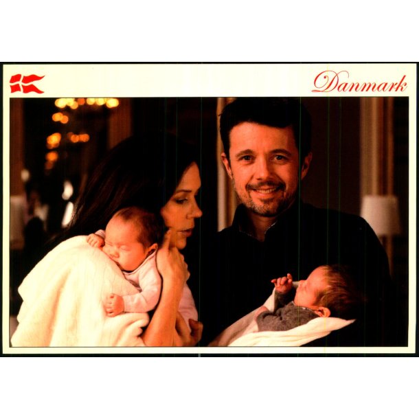 Kronprins Frederik og Kronprinsesse Mary med tvillingerne p Amalienborg - Trojaborg Roy 08 - Ubrugt