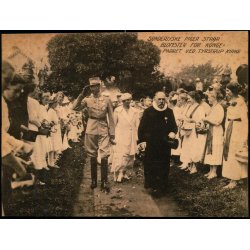 Snderjyske piger strr blomster for Kongeparret ved Tyrstrup Kirke - Billedekort u/n