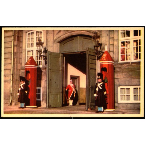Kbenhavn - Vagten p Amalienborg Slot - K. Witt-Mller 6700-61