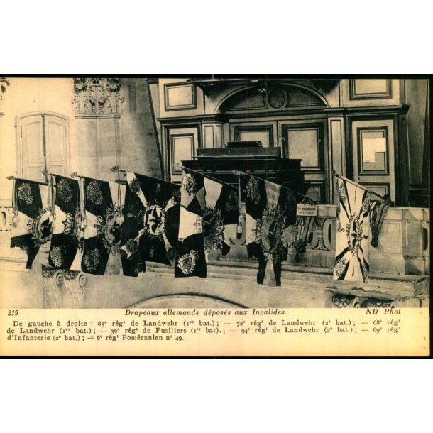 Drapeax Allemand deposes  aux Invalides - 219 - Ubrugt