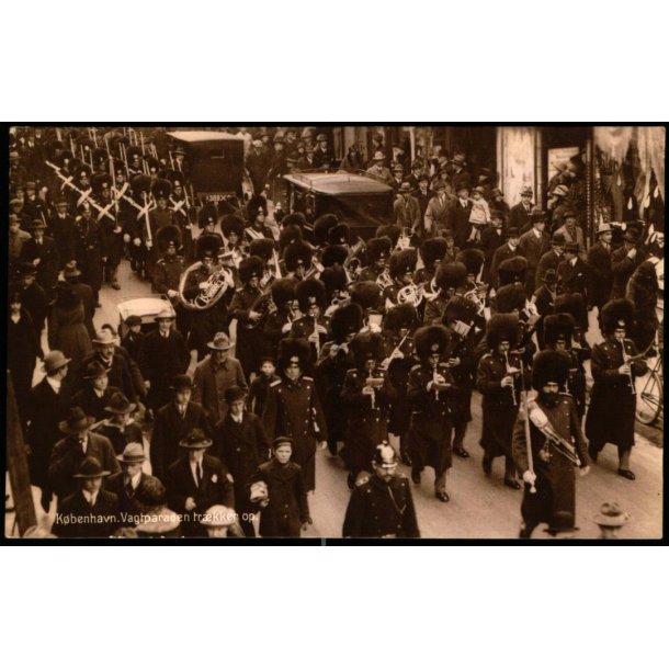 Kbenhavn - Vagtparaden trkker op - Alex Vincent 187